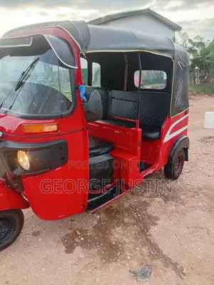Bajaj RE 2022 Red