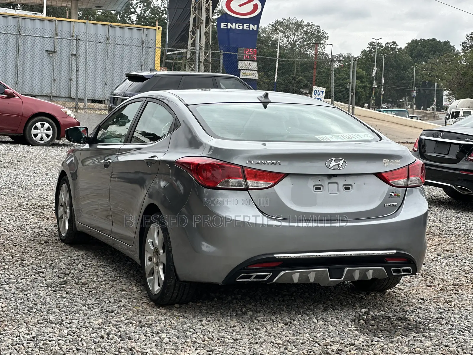 Hyundai Elantra Limited 4dr Sedan (1.8L 4cyl 6A) 2014 Gray