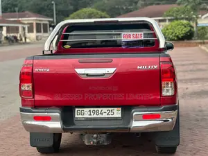 Toyota Hilux SR 4x4 2019 Red