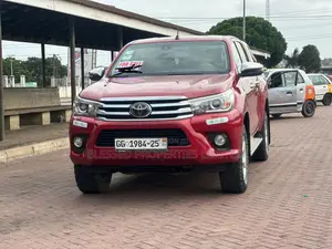 Toyota Hilux SR 4x4 2019 Red