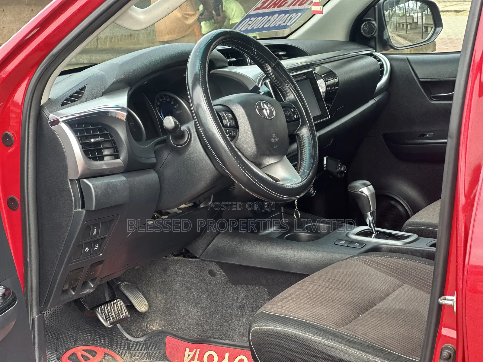 Toyota Hilux SR 4x4 2019 Red