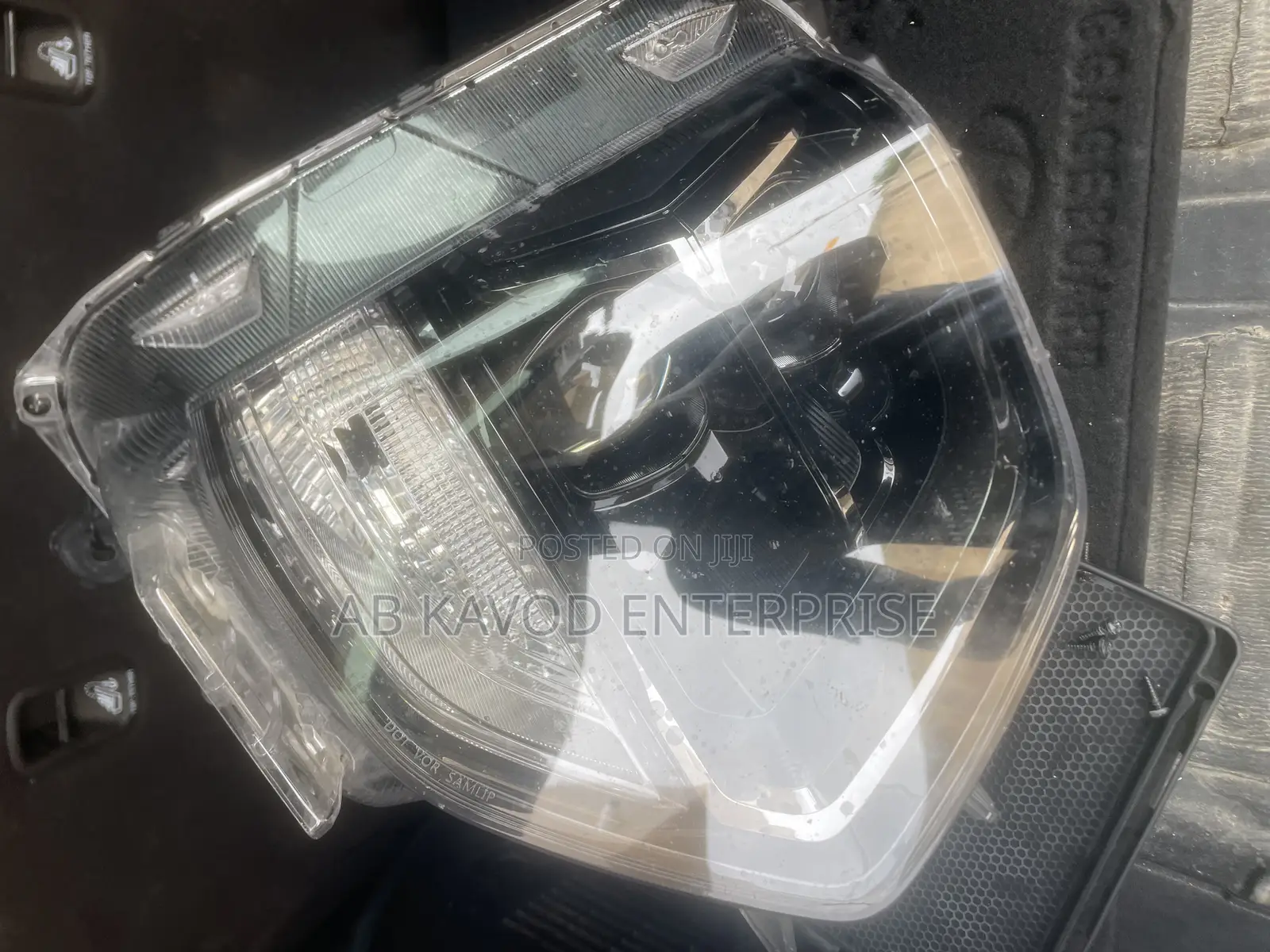 2020 Santa Fe Headlight- Double Yoke