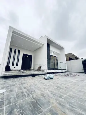 3bdrm Bungalow in Ashaley Botwe , for sale