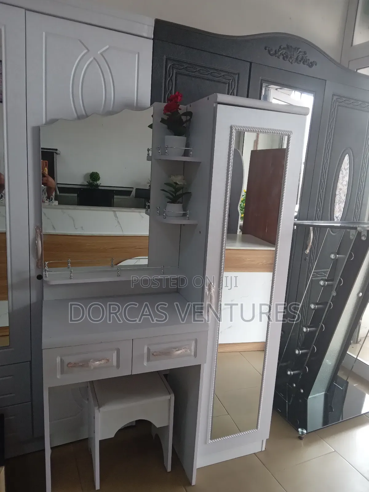 Hunies Dressing Mirror