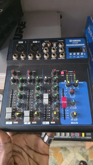 Yamaha F4usb 4-Channel Digital Mixer.