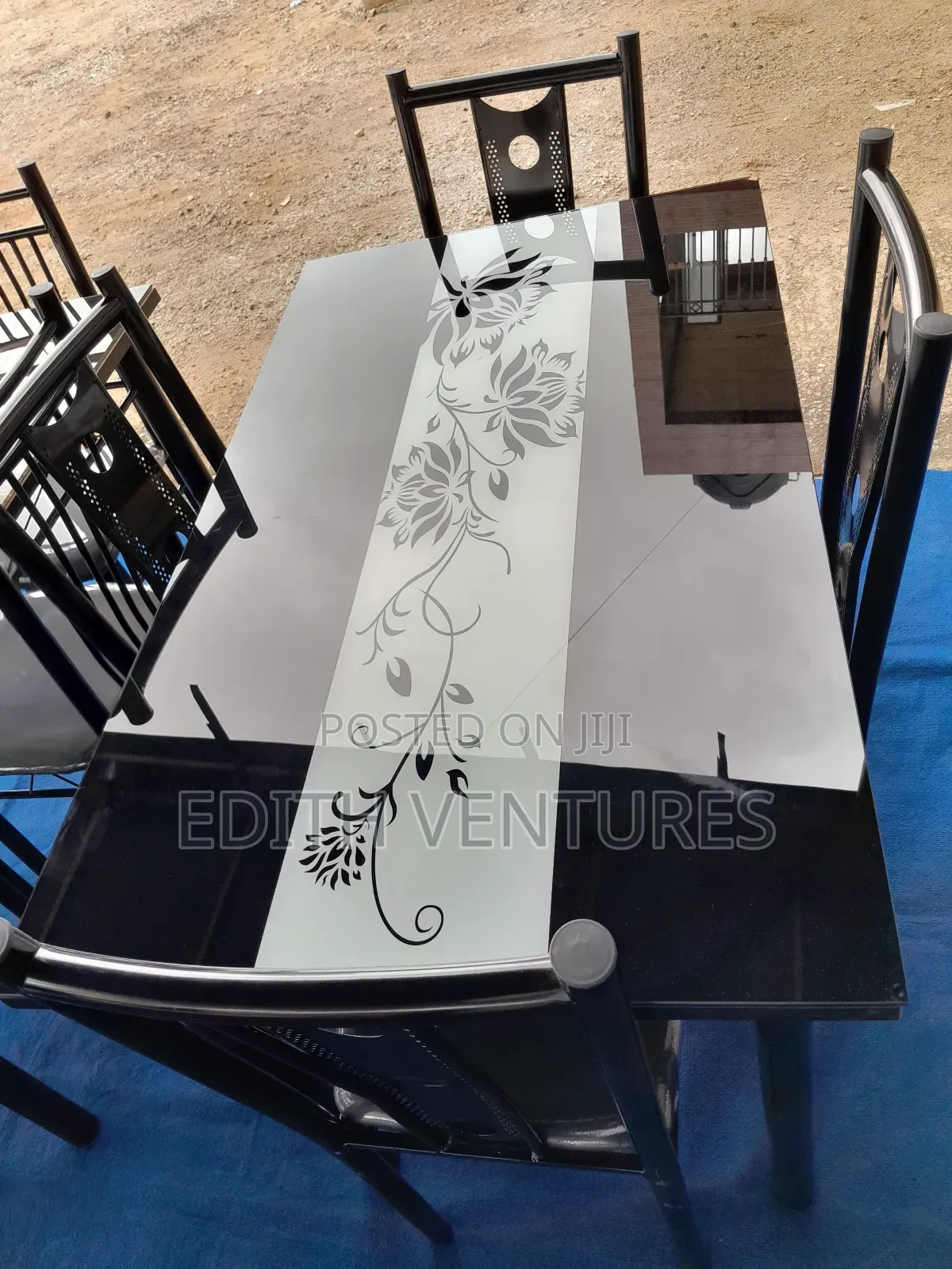 Concerned People Dining Set