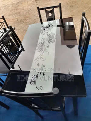 Concerned People Dining Set