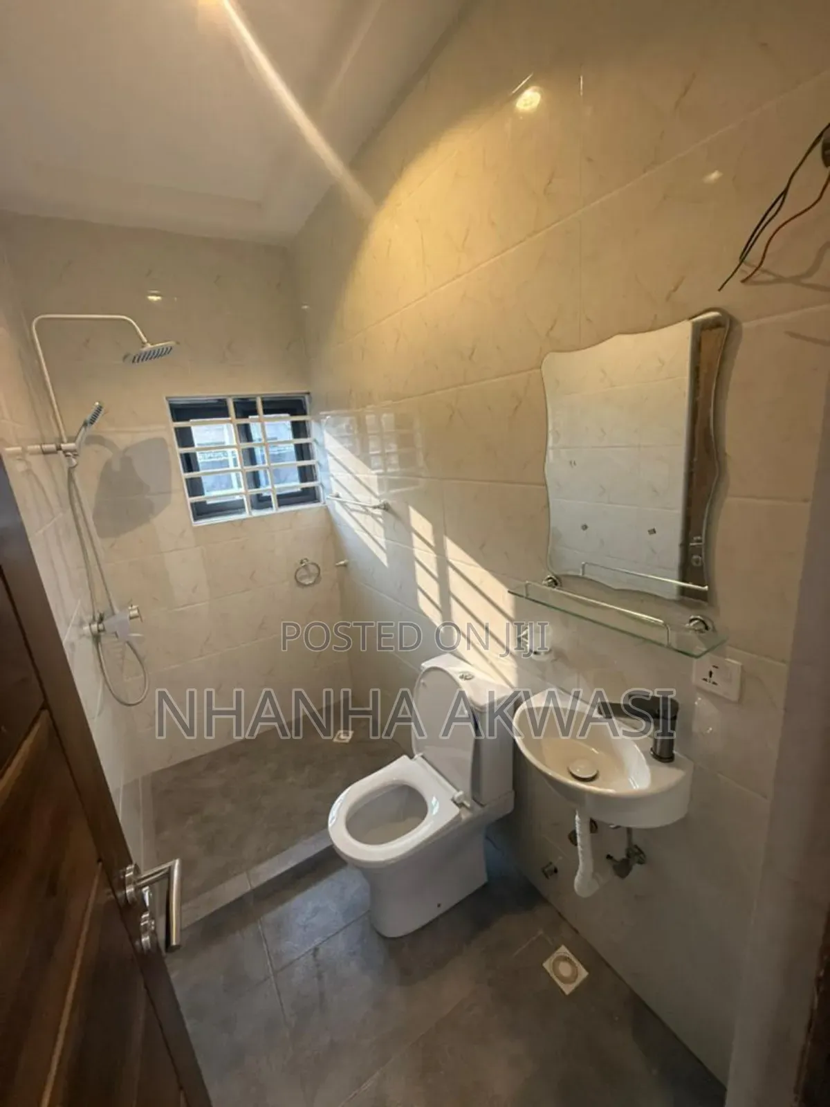 2bdrm Apartment in Community 19, Tema Metropolitan for rent