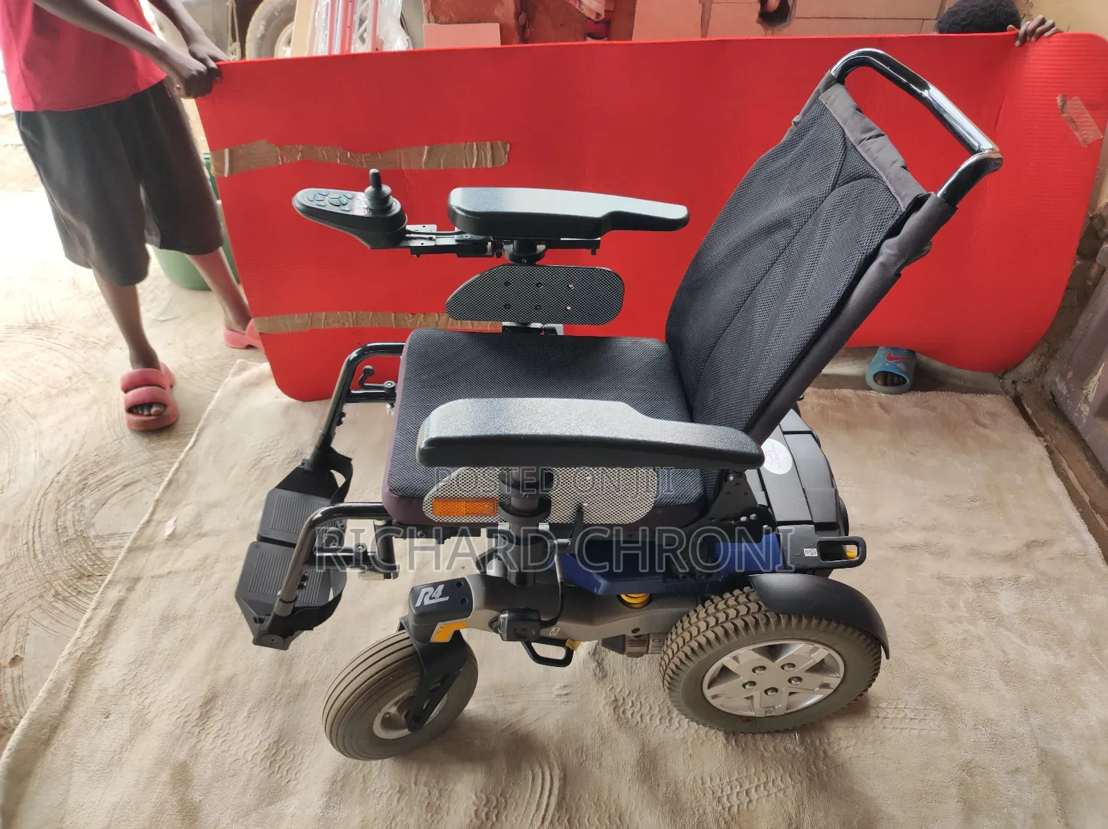 Adjustable Electronic/Electric Wheelchair