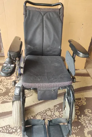 Adjustable Electronic/Electric Wheelchair