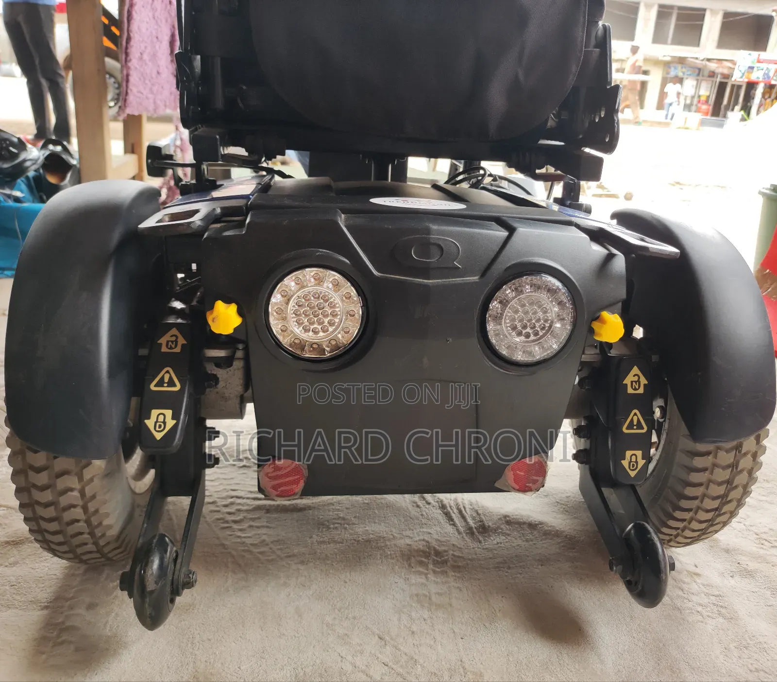 Adjustable Electronic/Electric Wheelchair