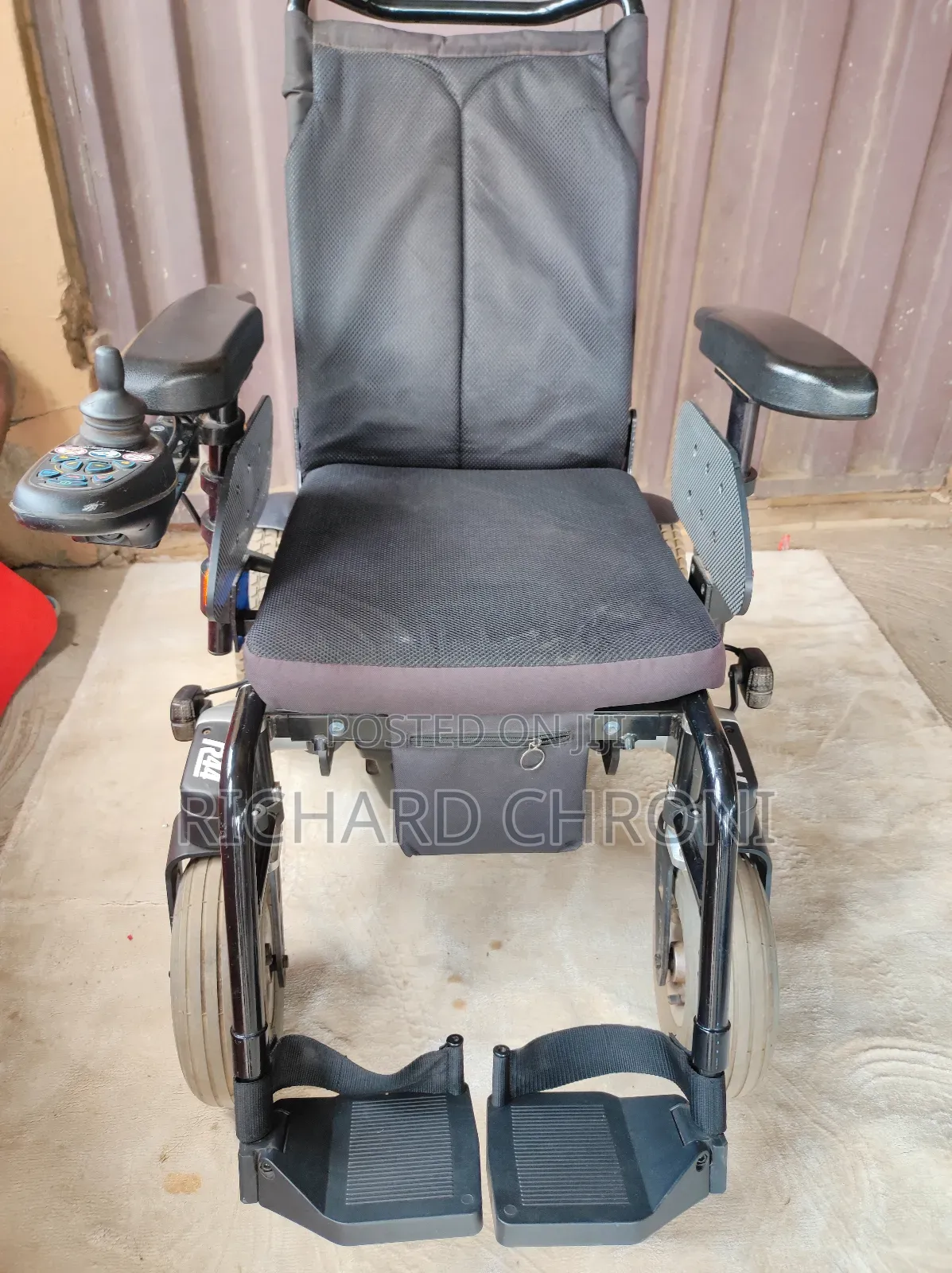 Adjustable Electronic/Electric Wheelchair