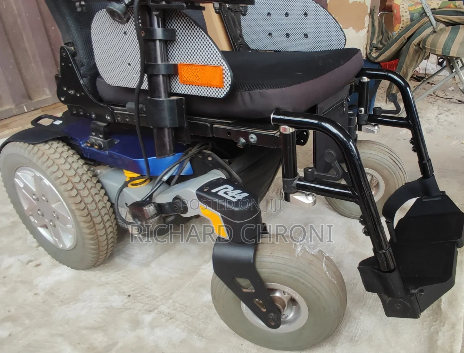 Adjustable Electronic/Electric Wheelchair
