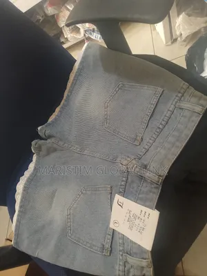 Stock Short Jeans for Ladies
