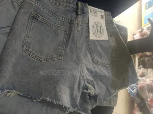 Stock Short Jeans for Ladies