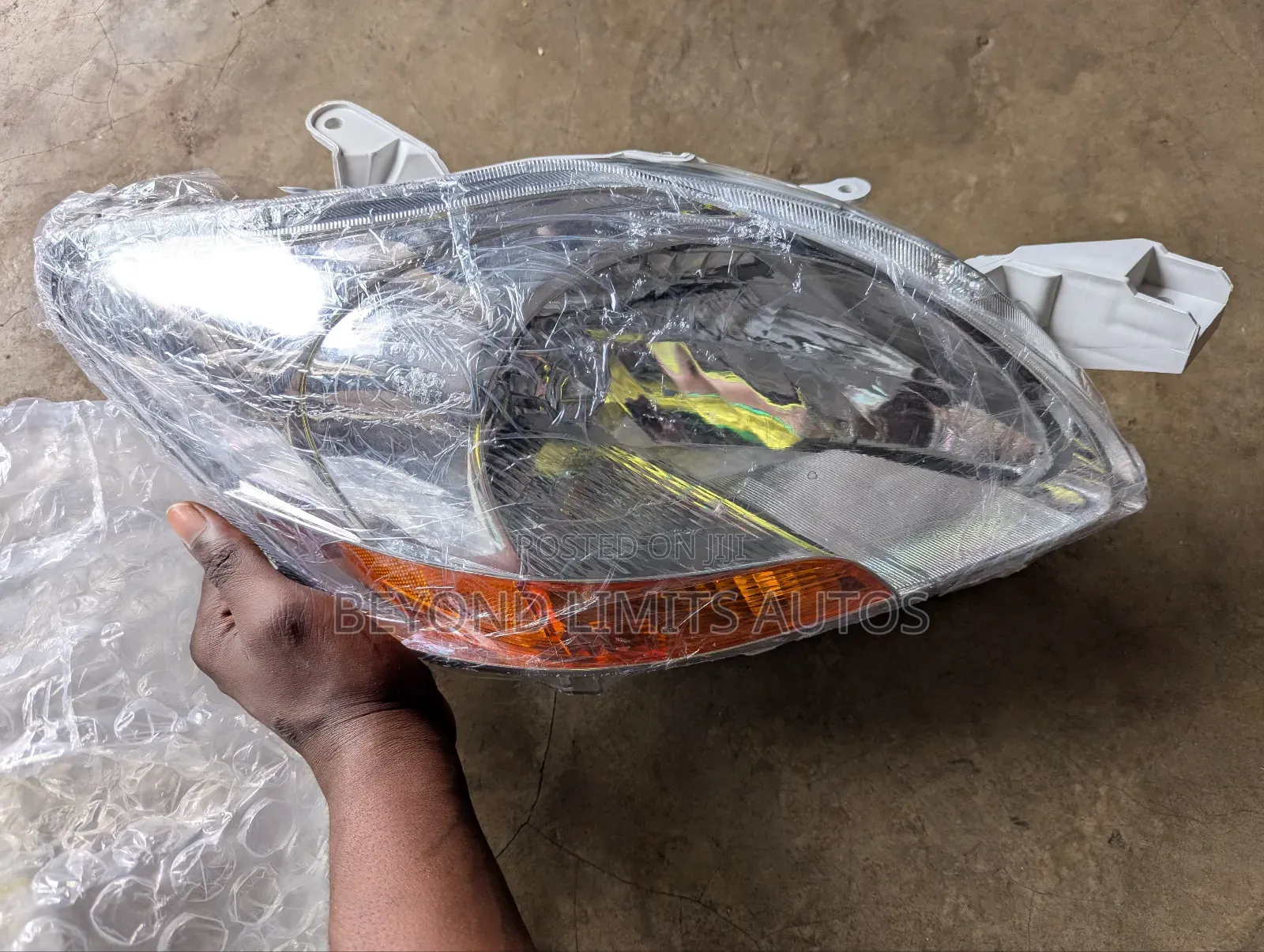 Toyota Yaris 2007,2008,2009,2011 Headlight/ Headlamp