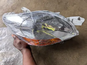 Toyota Yaris 2007,2008,2009,2011 Headlight/ Headlamp