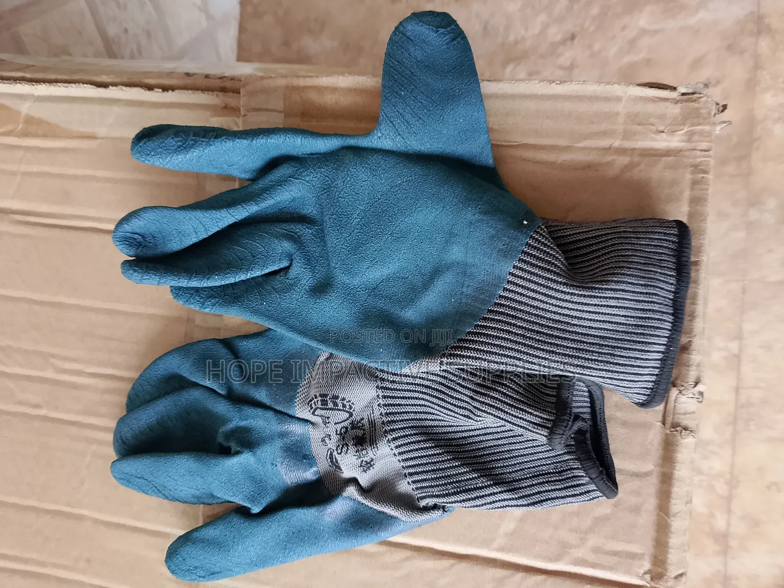 Hand Gloves - Quality Slip Resistant Gloves.
