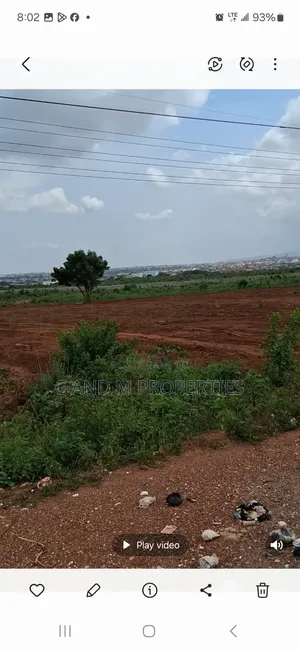 30 Acres of Land Amanfro