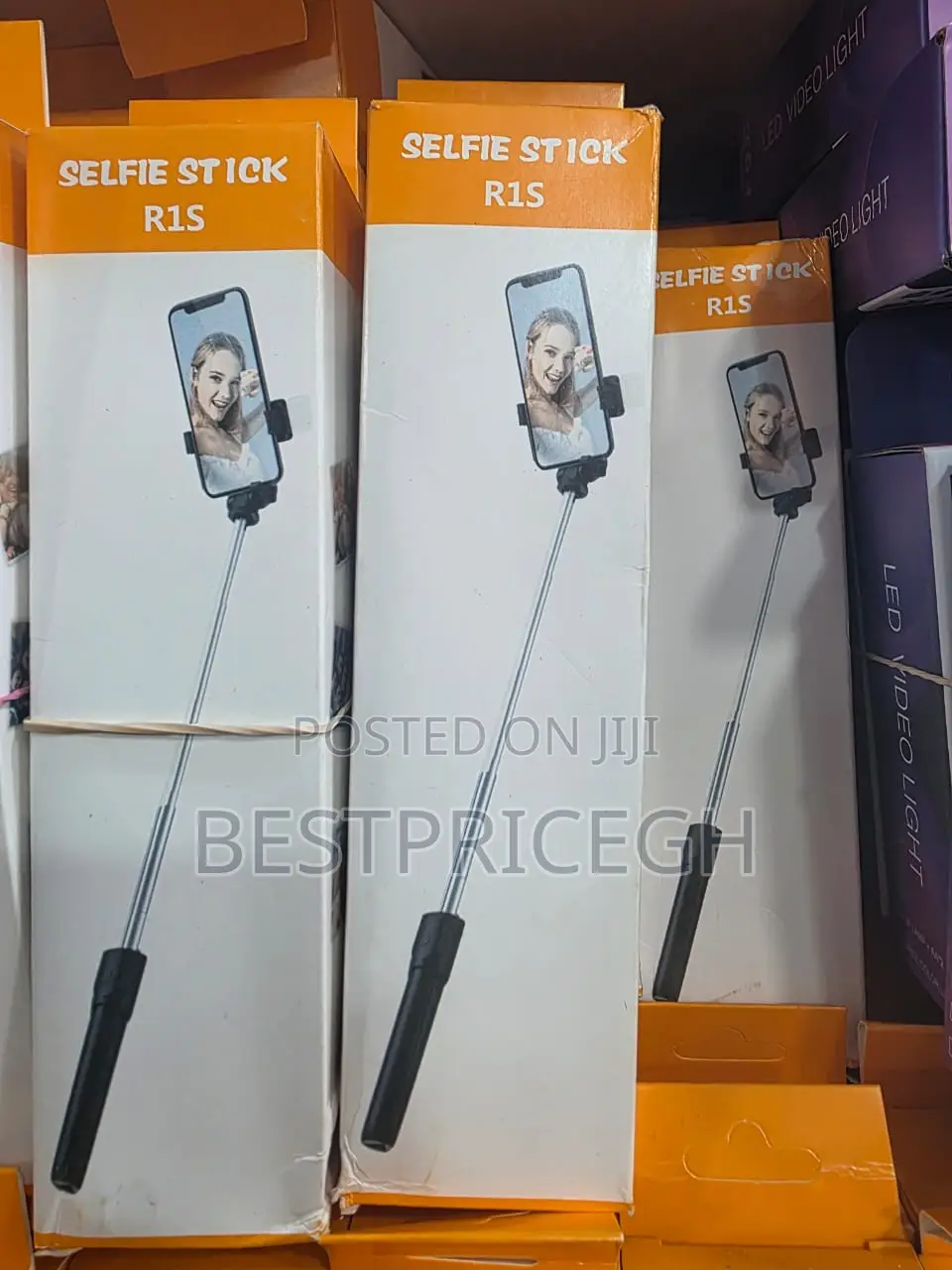 R1s Selfie Stick