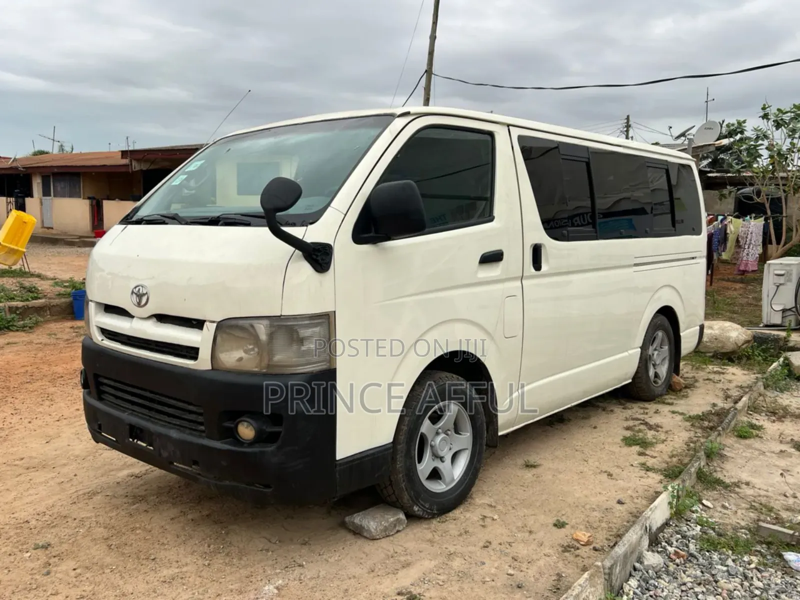Toyota HiAce 2010 White