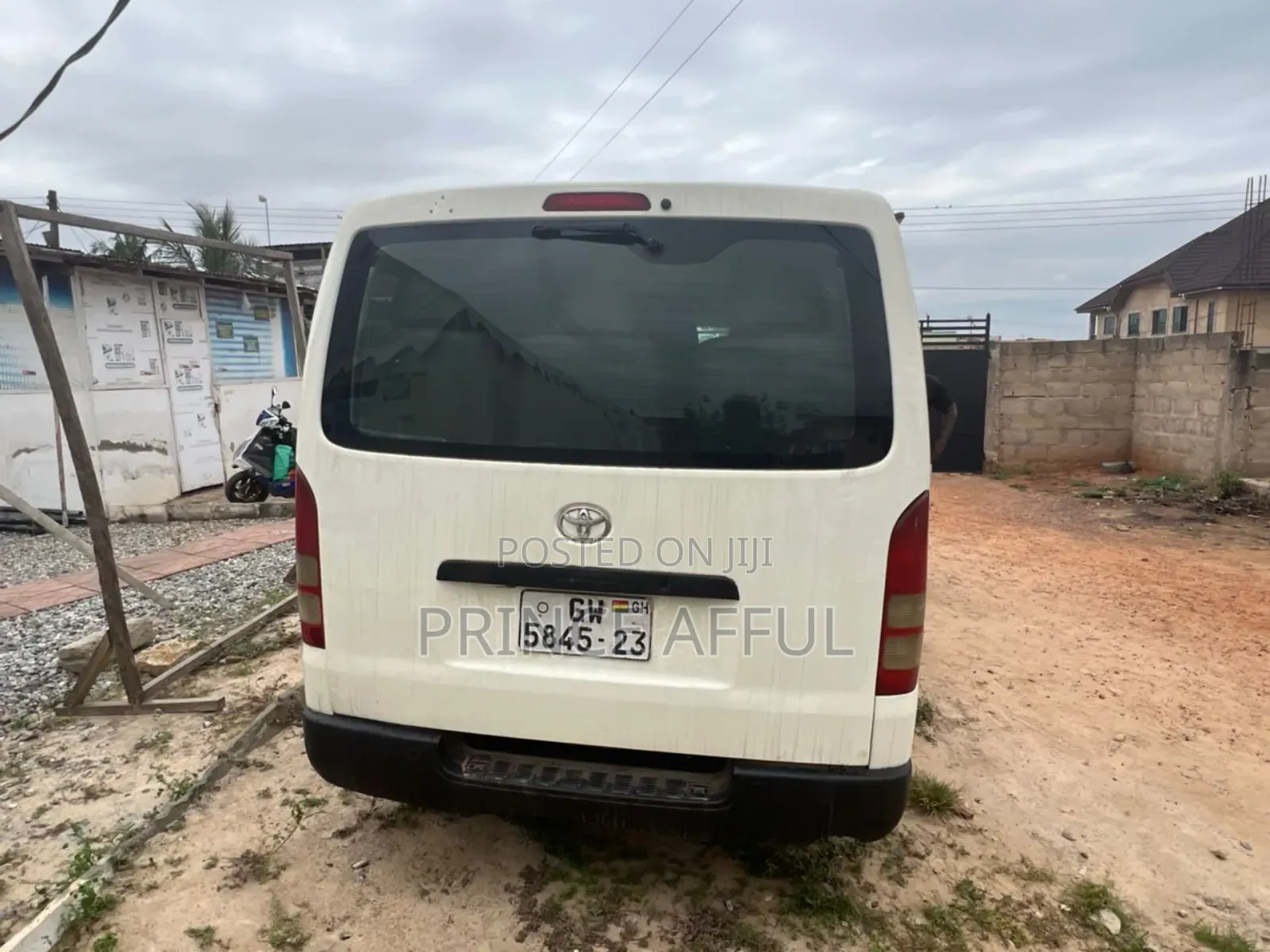 Toyota HiAce 2010 White