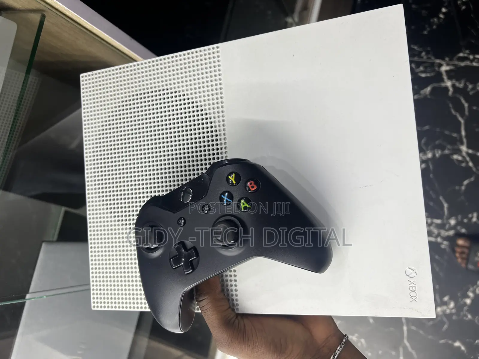 Xbox One S