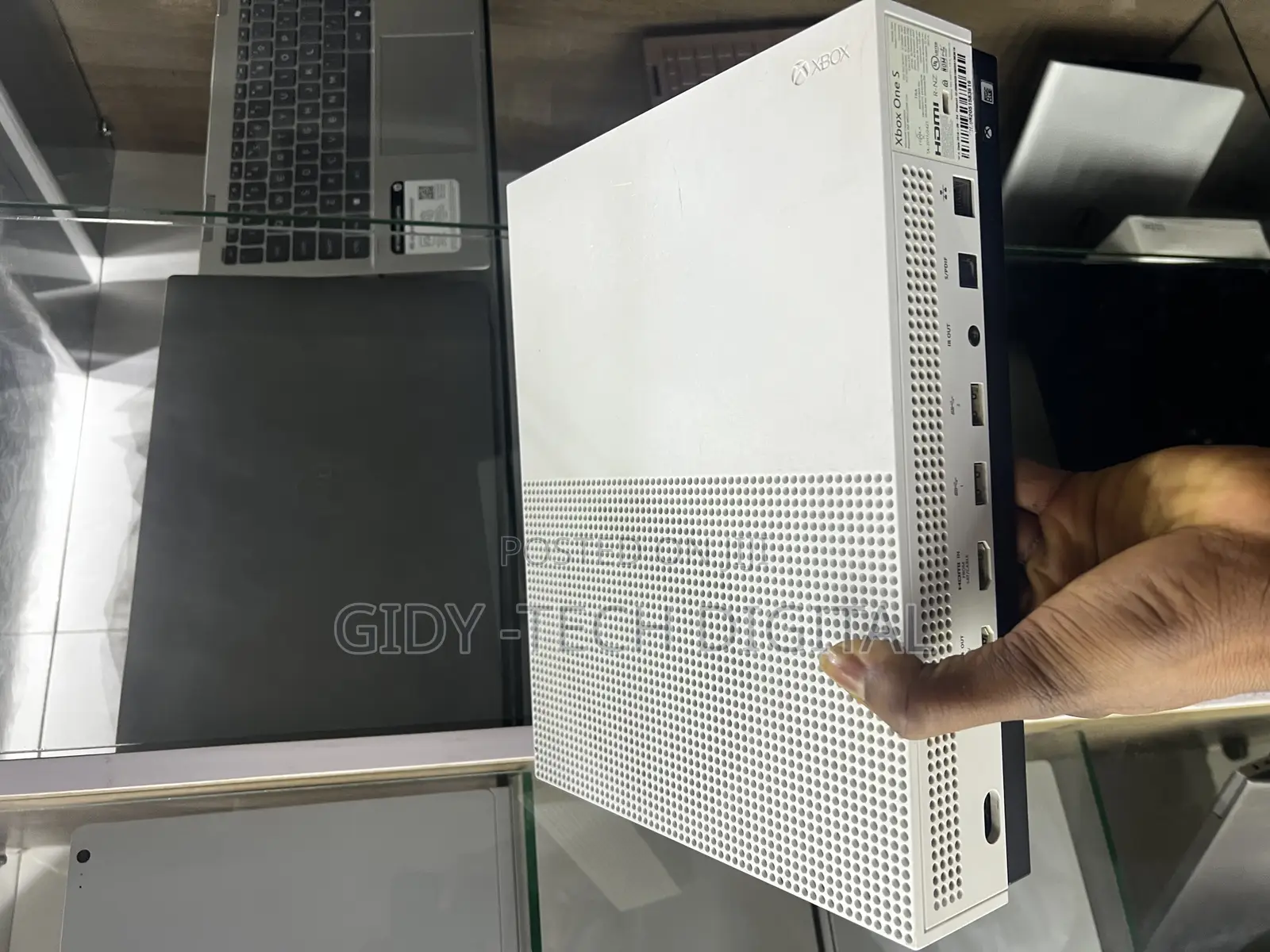 Xbox One S