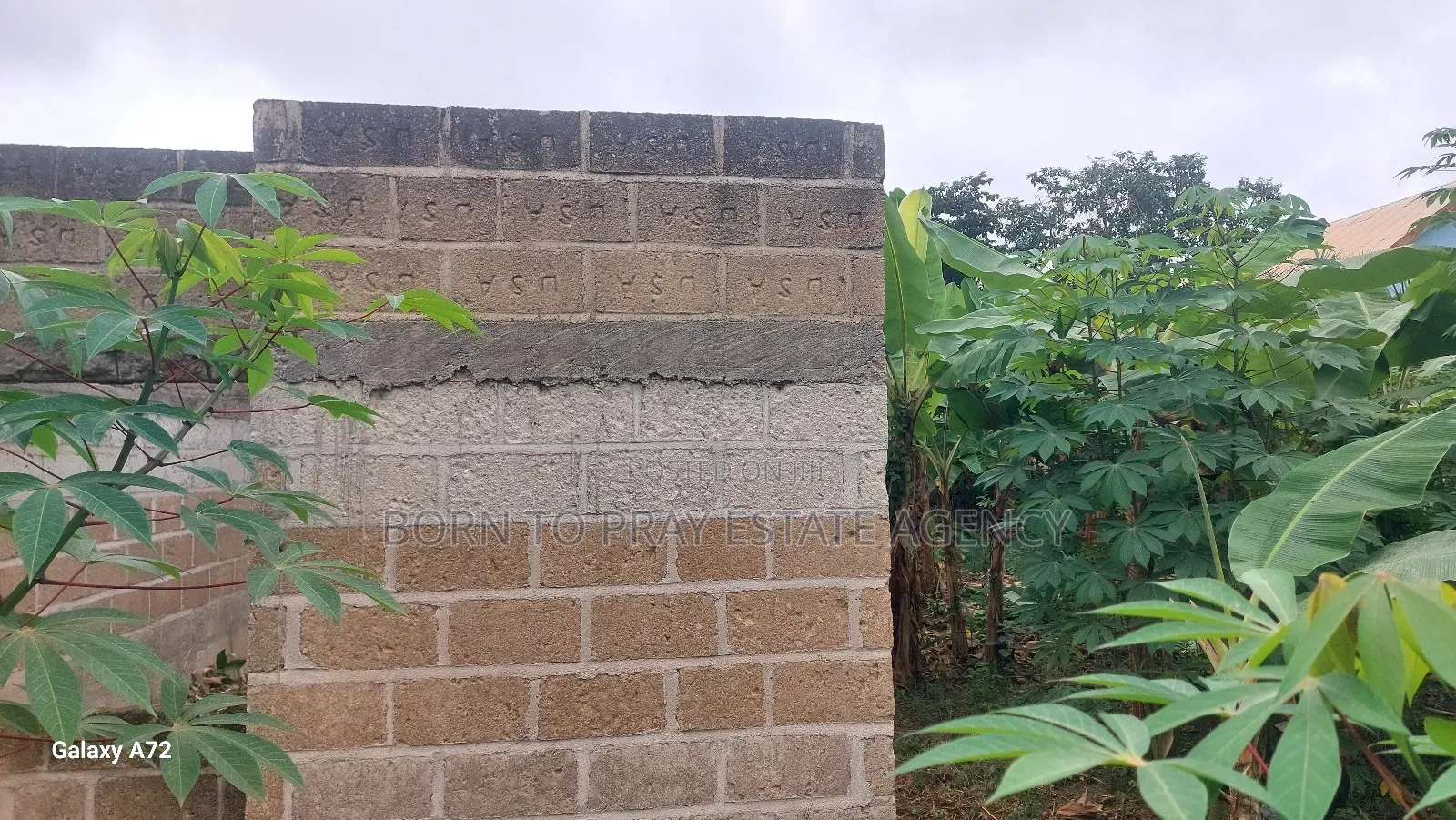 6bdrm House in Born To Pray Estate, Ejisu-Juaben Municipal for sale