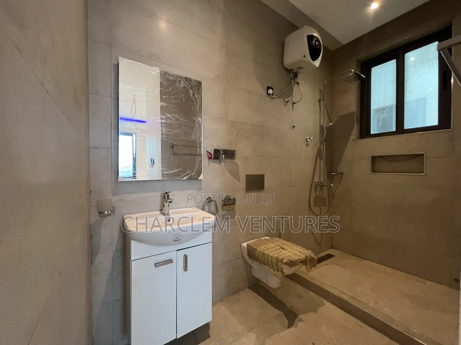 4bdrm House in Charclem Ventures, Accra Metropolitan for sale
