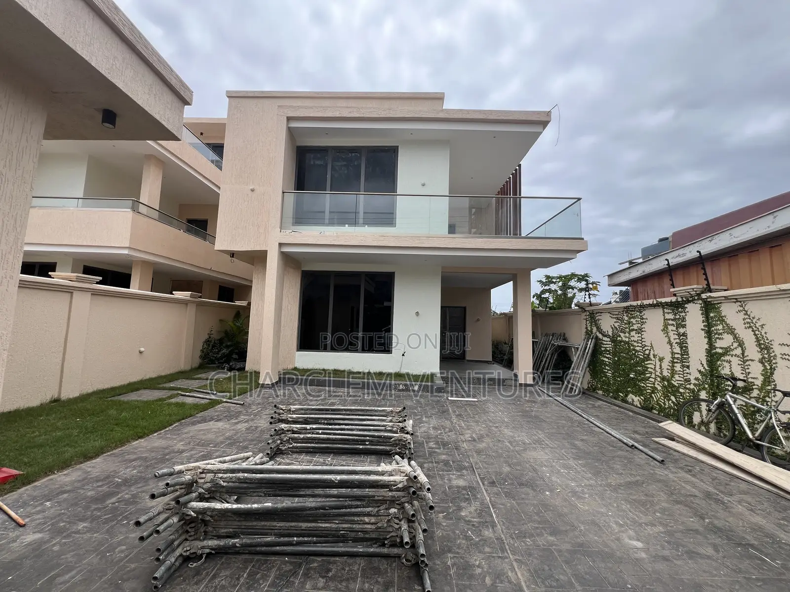 4bdrm House in Charclem Ventures, Accra Metropolitan for sale