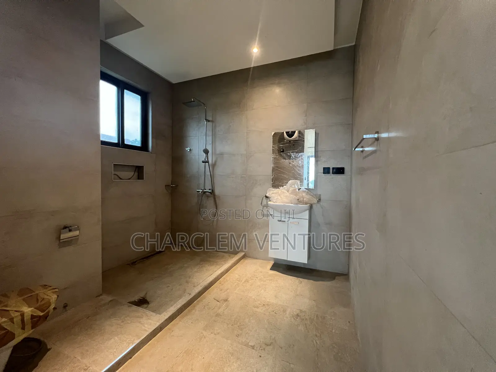 4bdrm House in Charclem Ventures, Accra Metropolitan for sale