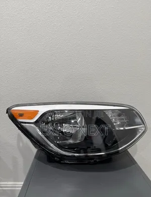 2014-2019 Kia Soul Right Side Headlight  Used