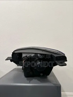 2014-2019 Kia Soul Right Side Headlight  Used