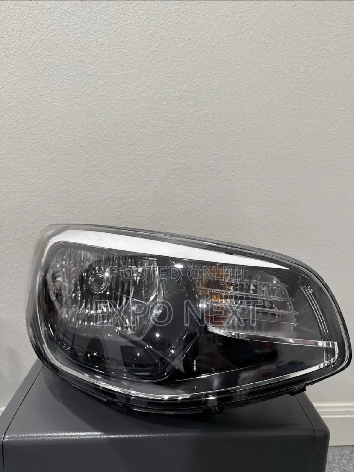 2014-2019 Kia Soul Right Side Headlight  Used