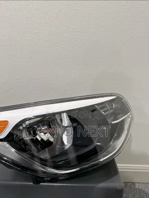 2014-2019 Kia Soul Right Side Headlight  Used