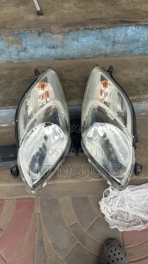 Toyota Vitz Headlight 2007,2008,2009,2010,2011,2012,2013