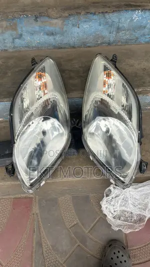 Toyota Vitz Headlight 2007,2008,2009,2010,2011,2012,2013
