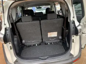 Toyota Sienta 2017 Gray