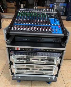 Line Array and Amplifier Rack Set