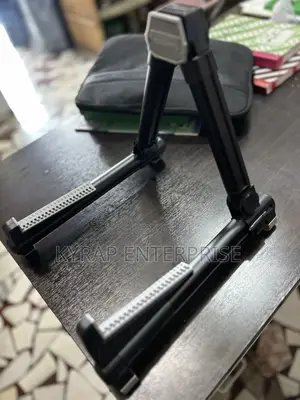 Easy Guitar Stand