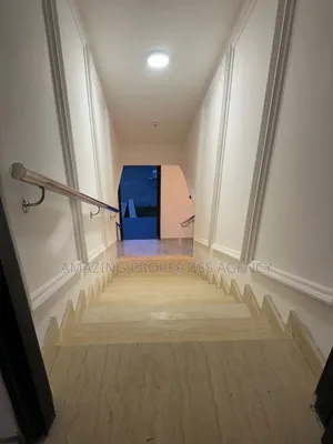 5bdrm House in East Airport for sale