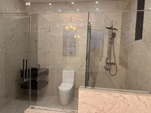 5bdrm House in East Airport for sale