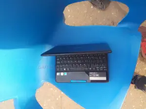 Laptop Acer Aspire 1 2GB Intel Atom HDD 160GB