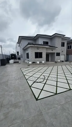 5bdrm House in Community 24 Estate, Tema Metropolitan for rent