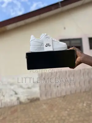 Nike Air Force 1