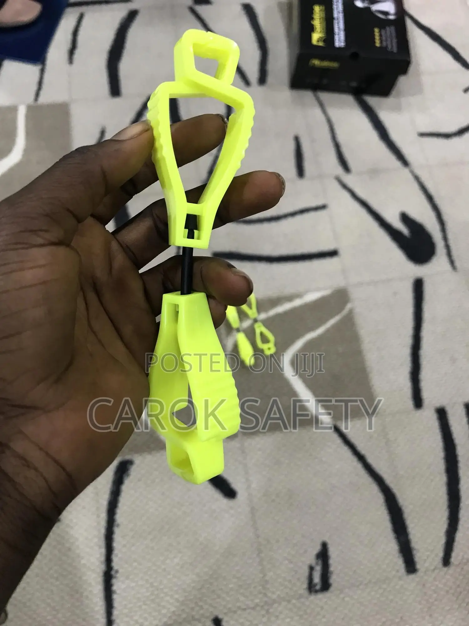 Gloves Clips