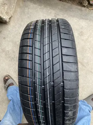 225/45 R17 Bridgestone Turanza T005 91w Tire