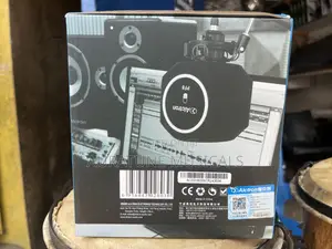 Simple Studio Microphone Screen