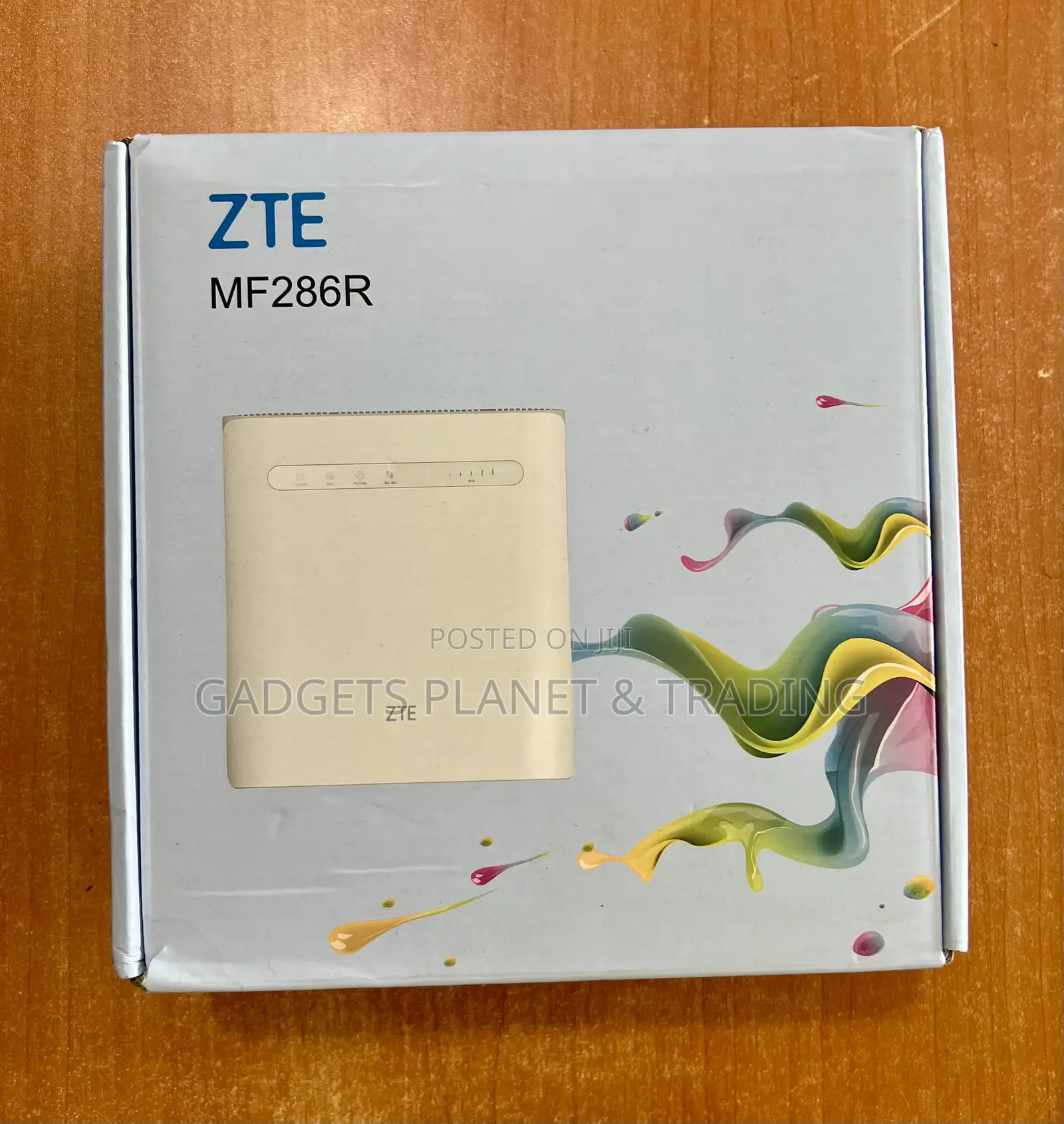 Zte Mf286r Lte Cat6 4g Universal Wireless Router + Powerbank